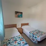 2 Bedroom Comfort With Airconditioning - Max 6 Guests 베니돔