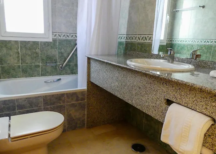 2 Bedroom Comfort With Airconditioning - Max 6 Guests Apartment *