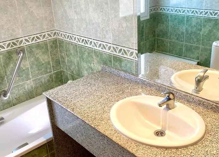 2 Bedroom Comfort With Airconditioning - Max 6 Guests Apartment Benidorm