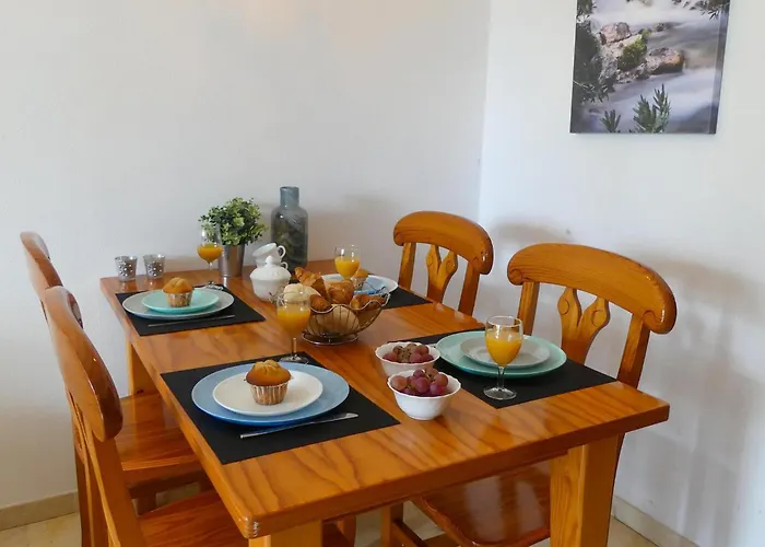 2 Bedroom Comfort With Airconditioning - Max 6 Guests